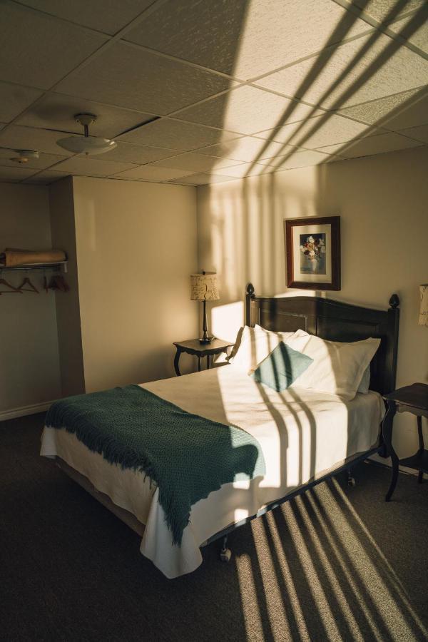 Auberge Sur Mer Notre-Dame-du-Portage Esterno foto
