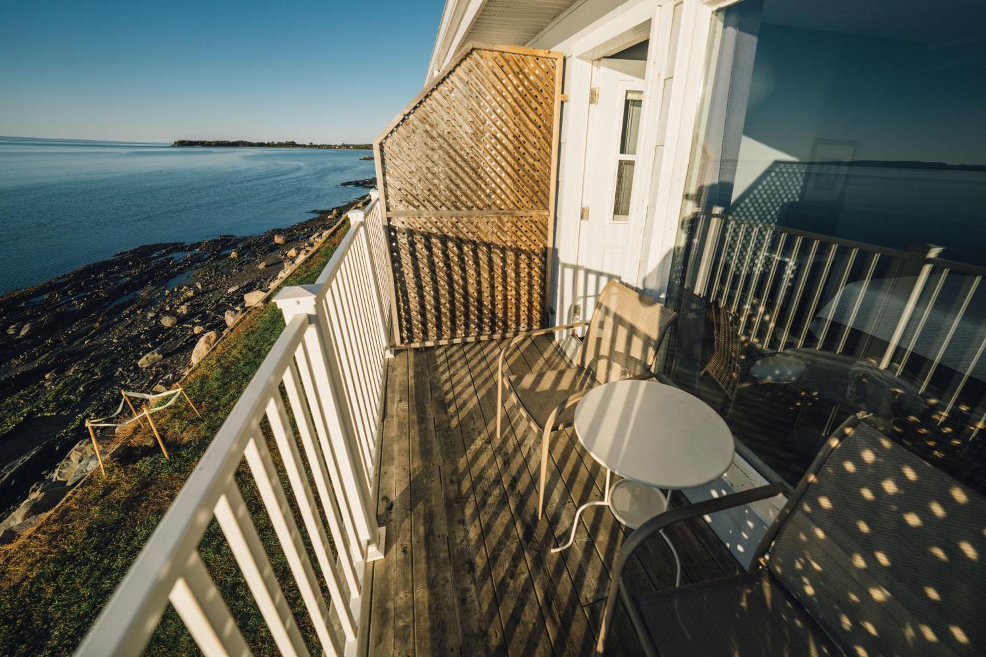 Auberge Sur Mer Notre-Dame-du-Portage Esterno foto