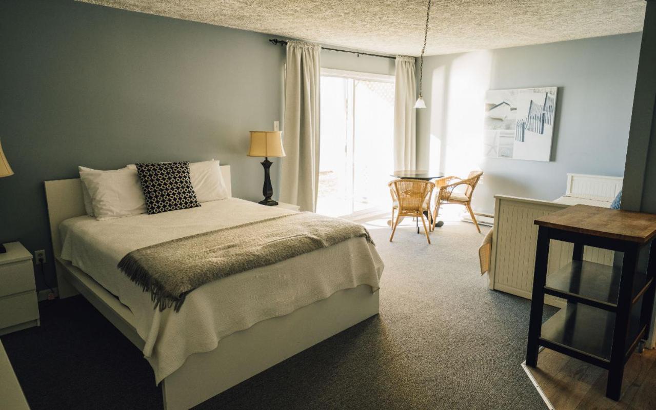 Auberge Sur Mer Notre-Dame-du-Portage Esterno foto
